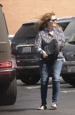 ELIZABETH PERKINS Out Shopping in Los Angeles 08/28/2022