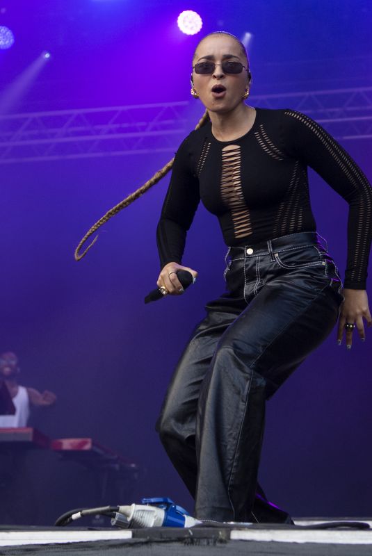 ELLA EYRE Performs at Hardwick Live Festival in Country Durham 08/21/2022