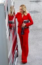 EMILY BLUNT on the Set of The Pain Hustlers in Miami 08/29/2022