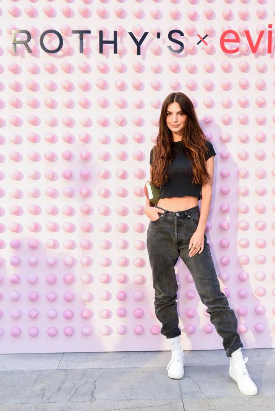 EMILY RATAJKOWSKI at Rothy