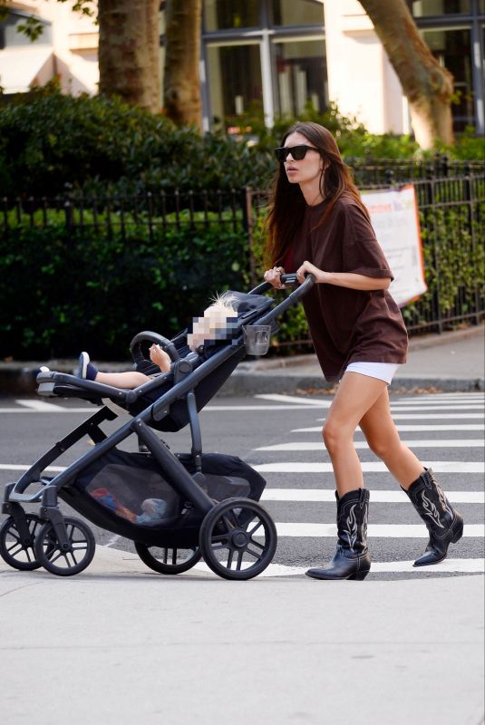 EMILY RATAJKOWSKI Out with Her Baby in New York 08/20/2022