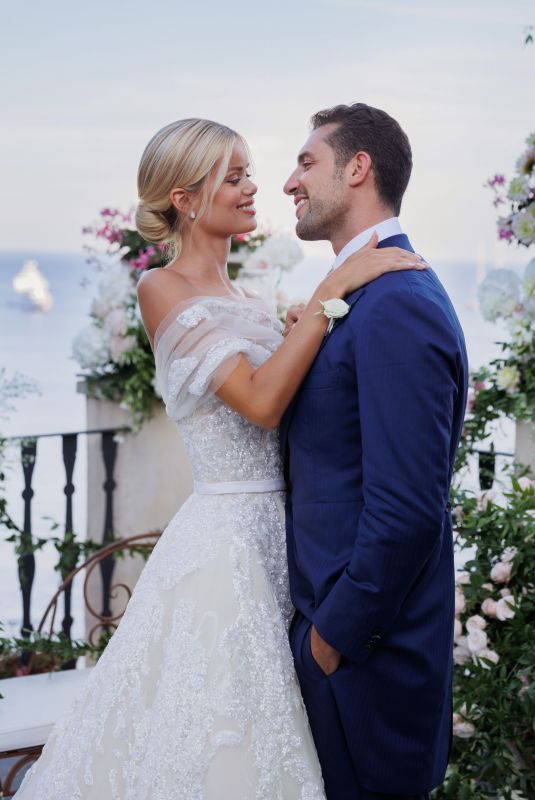 FRIDA AASEN and Tommy Chiabra - Wedding Photos for Vogue Scandinavia 074/14/2022