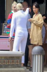 GIGI, BELLA and YOLANDA HADID Out in Malibu 08/19/2022