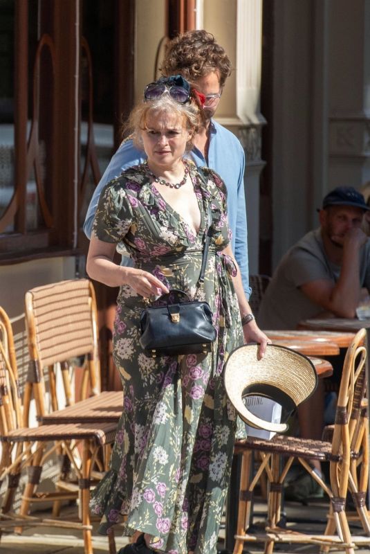 HELENA BONHAM CARTER Out for Dined with Her Mother Elena Propper de Callejon in London 08/09/2022