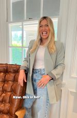 HILARY DUFF - Instagram Photos and Video 08/18/2022
