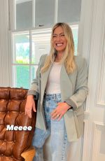 HILARY DUFF - Instagram Photos and Video 08/18/2022