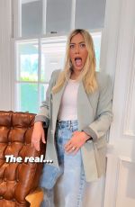 HILARY DUFF - Instagram Photos and Video 08/18/2022