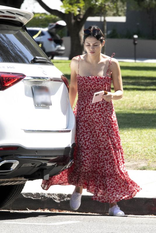 JENNA DEWAN Gets a Parking Ticket While Visiting a Park in Los Angeles 08/18/2022