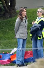 JENNIFER GARNER on the Set of a Movie in San Francisco 08/25/2022