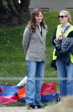 JENNIFER GARNER on the Set of a Movie in San Francisco 08/25/2022