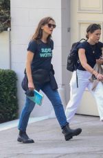 JENNIFER GARNER Out for Lunch with a Friend in San Francisco 08/29/2022