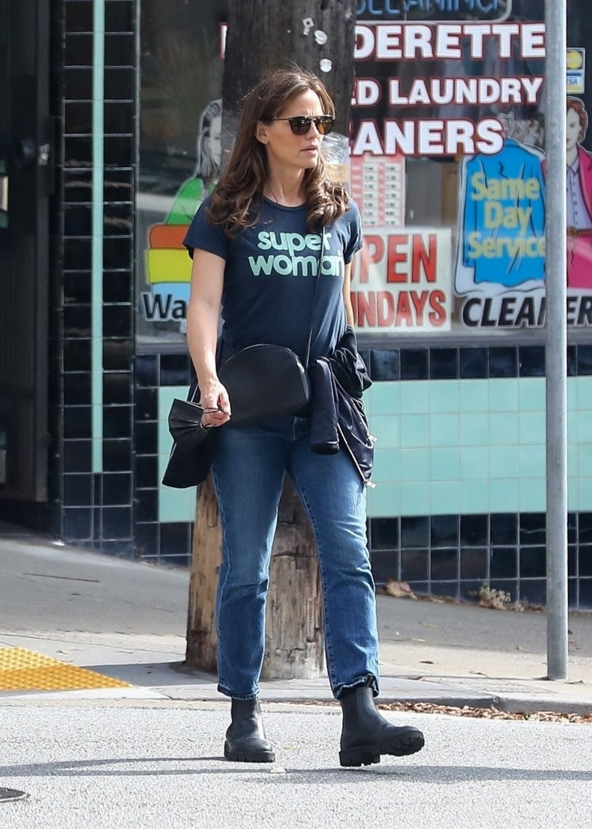 JENNIFER GARNER Out for Lunch with a Friend in San Francisco 08/29/2022.