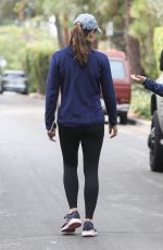 JENNIFER GARNER Out for Morning Walk n Brentwood 08/05/2022