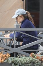 JENNIFER GARNER Out for Morning Walk n Brentwood 08/05/2022