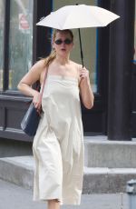 JENNIFER LAWRENCE Leaves a Tanning Salon in New York 07/31/2022