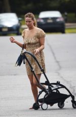 JENNIFER LAWRENCE Out in New Jersey 08/28/2022