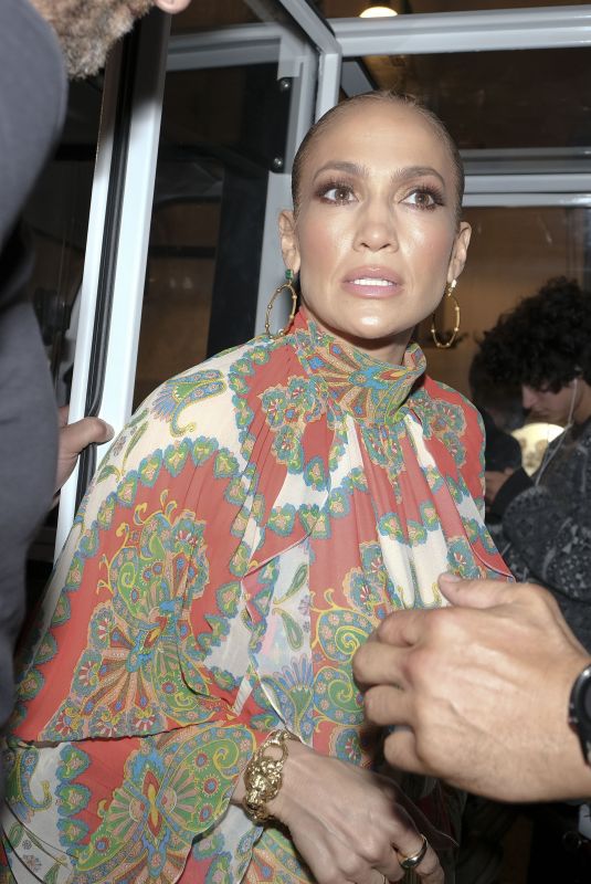 JENNIFER LOPEZ Out for Dinner in Capri 07/31/2022
