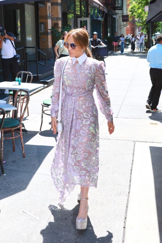 JENNIFER LOPEZ Out for Lunch at Sadelle