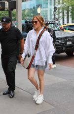 JENNIFER LOPEZ Out Shopping at Bergdorf Goodman in New York 08/14/2022