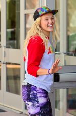 JOJO SIWA Arrives at a Studio in Pasadena 08/18/2022
