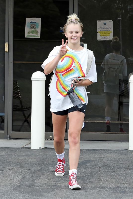 JOJO SIWA Out and About in Los Angeles 08/01/2022
