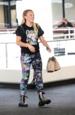 JOJO SIWA Out to Pick up a Starbucks Delivery in Pasadena 08/23/2022