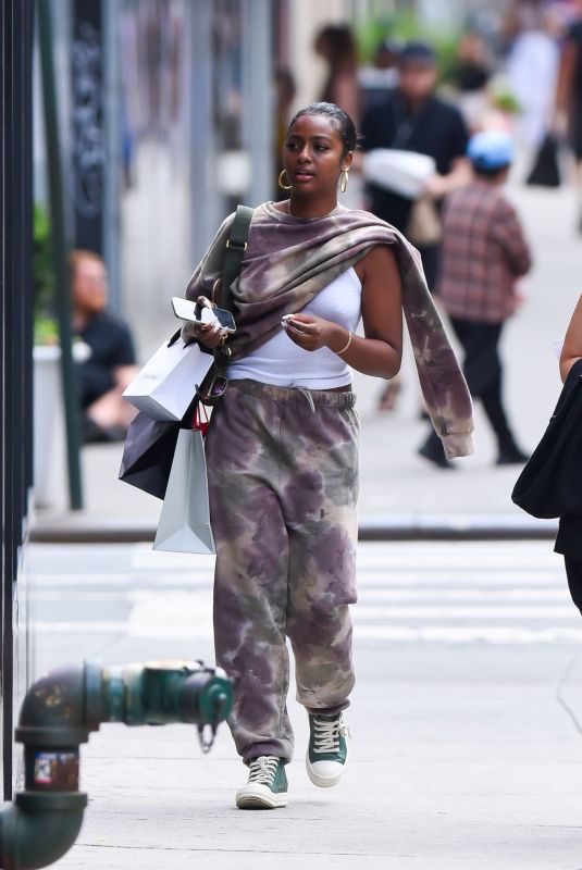 JUSTINE SKYE Out Shopping in New York 08/17/2022
