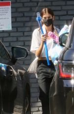 KAIA GERBER Leaves Tailwaggers Pet Store in Los Angeles 08/25/2022