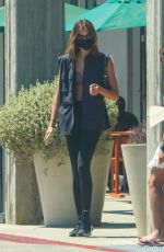 KAIA GERBER Shopping at Whole Foods in Malibu 08/26/2022