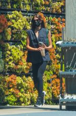 KAIA GERBER Shopping at Whole Foods in Malibu 08/26/2022