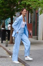 KARLIE KLOSS Out and About in New York 08/18/2022