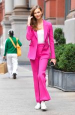 KARLIE KLOSS Out in New York 08/17/2022