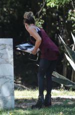KATE BECKINSALE Pick Up Mail at Her Home in Beverly Hills 08/27/2022