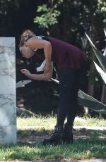 KATE BECKINSALE Pick Up Mail at Her Home in Beverly Hills 08/27/2022