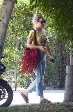KATE HUDSON Out at a Park in Los Angeles 08/22/2022