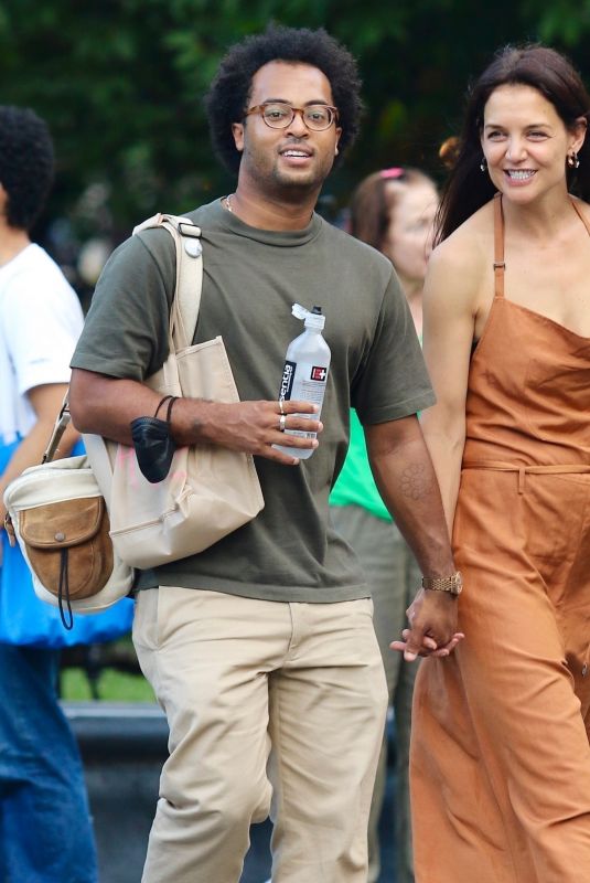 KATIE HOLMES and Bobby Wooten III Out at Washington Square Park in New York 08/06/2022