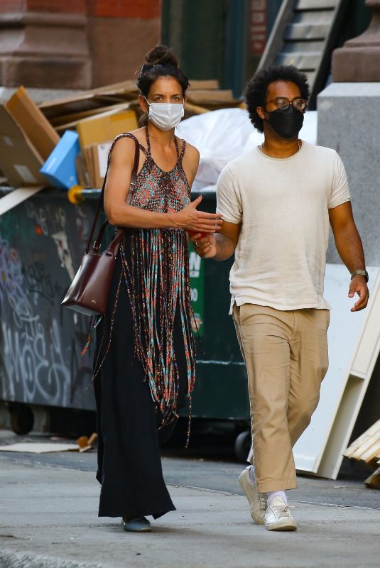 KATIE HOLMES and Bobby Wooten III Out in New York 08/09/2022