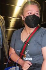 KELLY CLARKSON Leaves The Kelly Clarkson Show in New York 08/22/2022