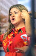 KELLY CLARKSON on the Set of Today Show in New York 08/23/2022