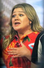 KELLY CLARKSON on the Set of Today Show in New York 08/23/2022