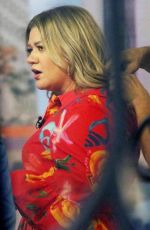 KELLY CLARKSON on the Set of Today Show in New York 08/23/2022