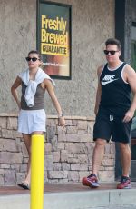 KELSI TAYLOR and Dane Cook Out for Lunch at McDonald