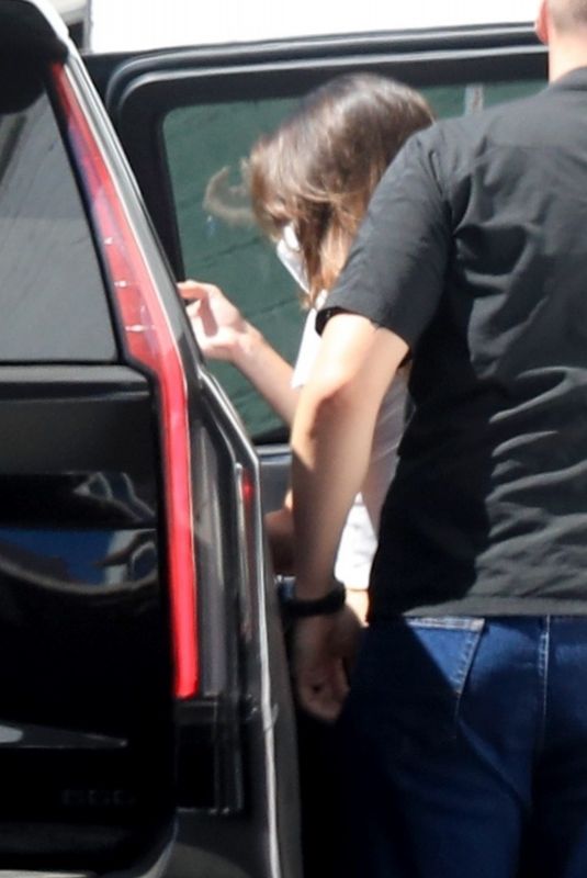 KENDALL JENNER Leaves Plastic Surgeon in Beverly Hills 08/30/2022
