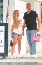 KENDRA WILKINSON Out for Dinner at Mr Chow in Beverly Hills 08/15/2022