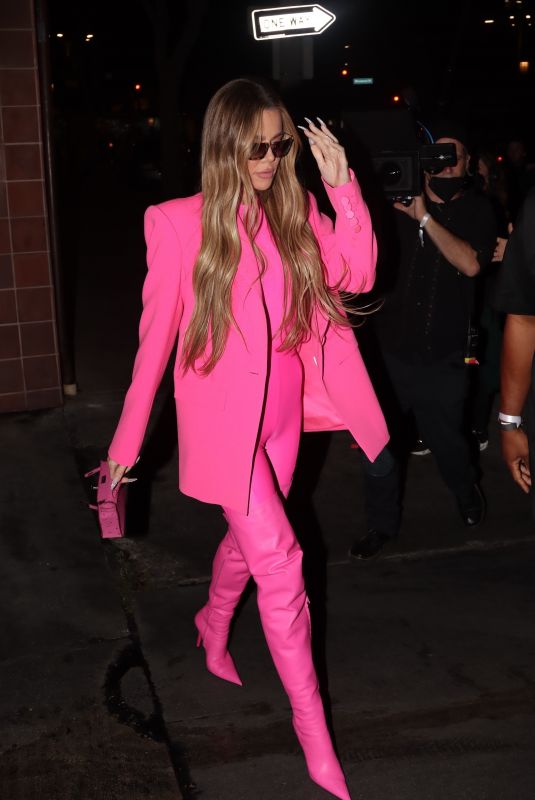 KHLOE KARDASHIAN Arrives at Kylie