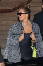 KHLOE KARDASHIAN Leaves Kendall Jenner