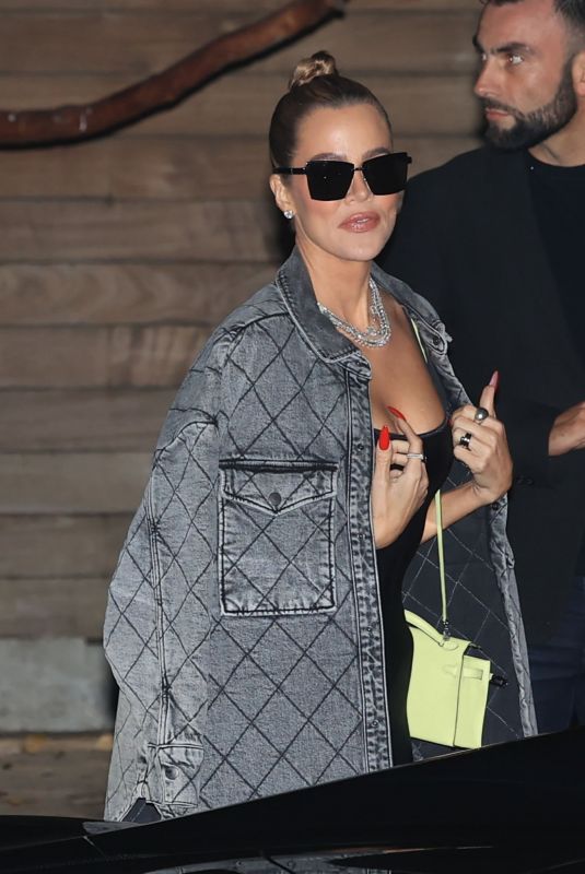 KHLOE KARDASHIAN Leaves Kendall Jenner