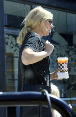 KIRSTEN DUNST Ouf for Coffee at Alfred