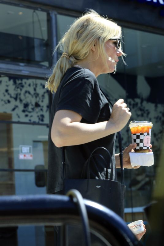 KIRSTEN DUNST Ouf for Coffee at Alfred