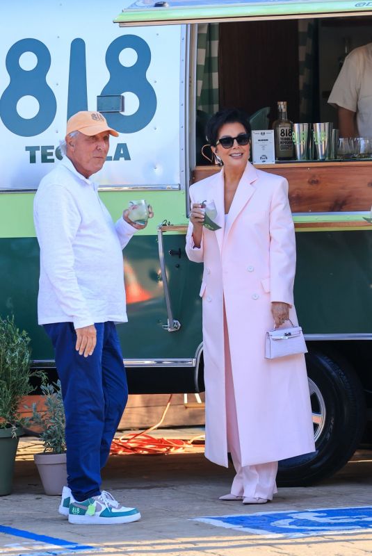 KRIS JENNER Arrives at Kendall Jenner